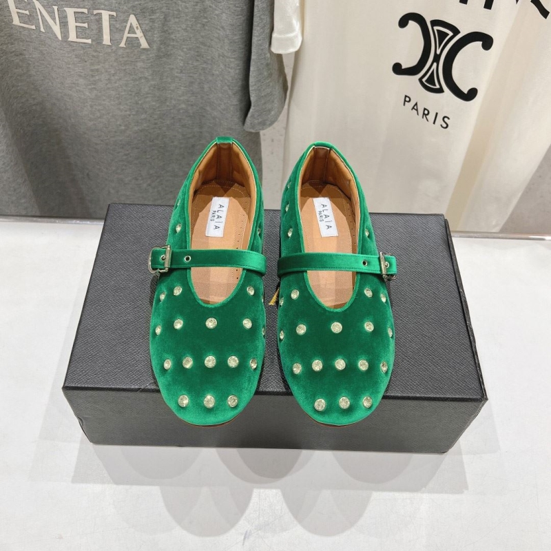 Other flat shoes